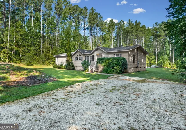 Photo 2 of Sale Pending at 354 Gibson Rd, Newnan, GA 30263 | MLS# 10839299 | Listing updated on 2026-09-15