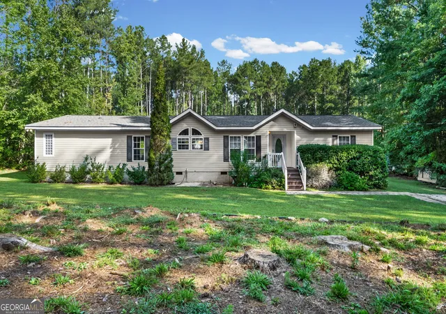 Photo 3 of Sale Pending at 354 Gibson Rd, Newnan, GA 30263 | MLS# 10839299 | Listing updated on 2026-09-15