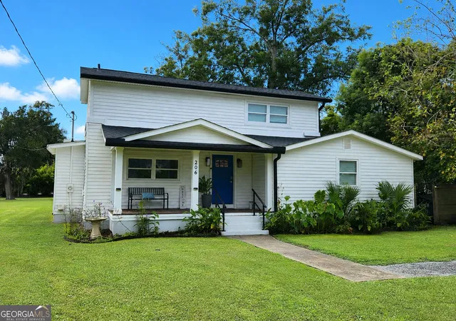 Photo 1 of Single family home for sale at 206 E Weed St, St. Marys, GA 31558 | MLS# 10799886 | Listing updated on 2026-10-02