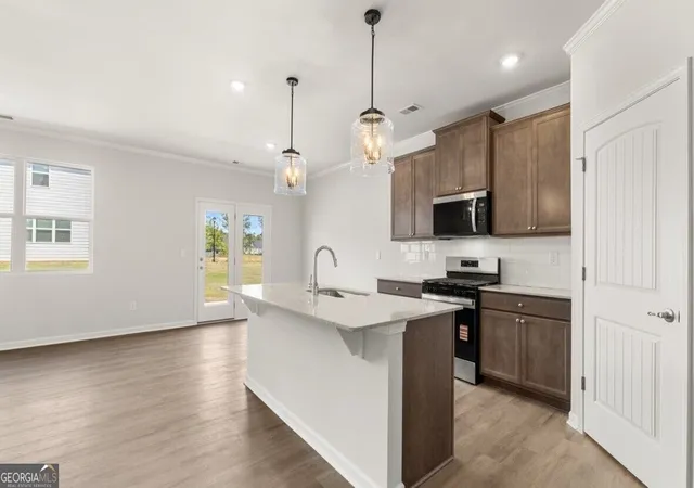 Photo 4 of Single family home for sale at 914 Sundown Point, Villa Rica, GA 30180 | MLS# 10838619 | Listing updated on 2026-09-03