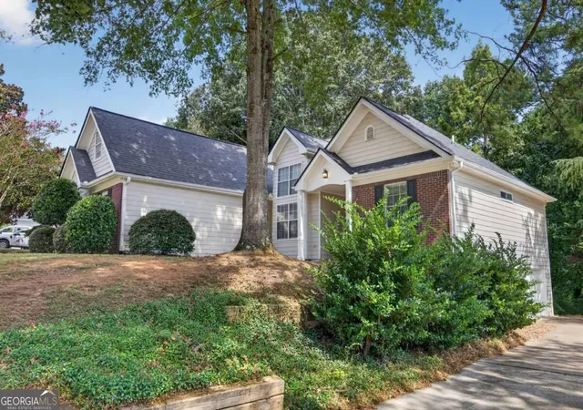 Photo 3 of Single family home for sale at 1829 Gray Gables Way, Buford, GA 30519 | MLS# 10850470 | Listing updated on 2026-10-05