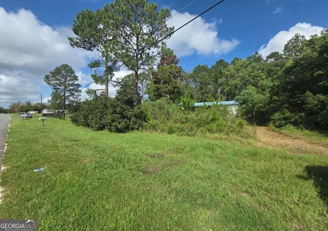 Photo 2 of Manufactured home for sale at 2458 Pennsylvania Ave, Waycross, GA 31503 | MLS# 10843624 | Listing updated on 2026-09-11