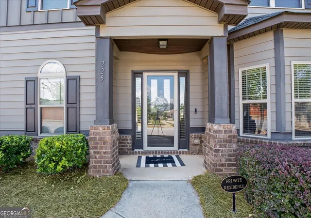 Photo 4 of Single family home for sale at 225 Silver Ridge, Covington, GA 30016 | MLS# 10853291 | Listing updated on 2026-09-25