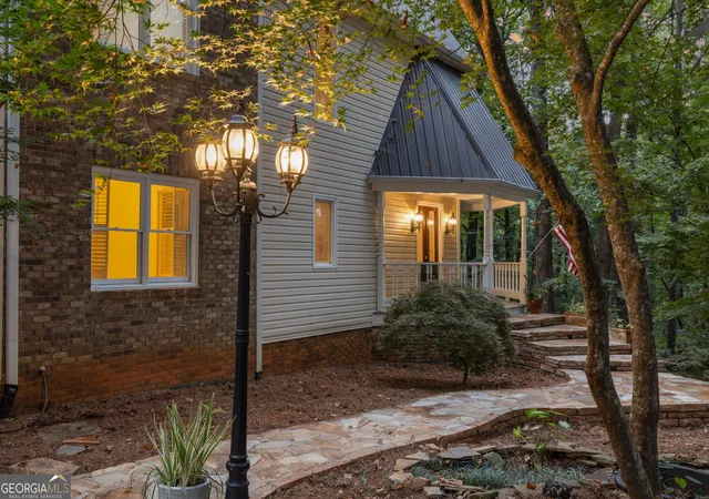 Photo 1 of Single family home for sale at 5633 Aven Rd, Marietta, GA 30068 | MLS# 10832607 | Listing updated on 2026-10-05