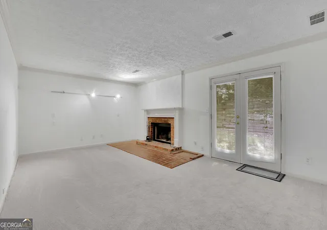 Photo 3 of Condo for sale at 878 Lake Holw Blvd Sw, Marietta, GA 30064 | MLS# 10842771 | Listing updated on 2026-10-03