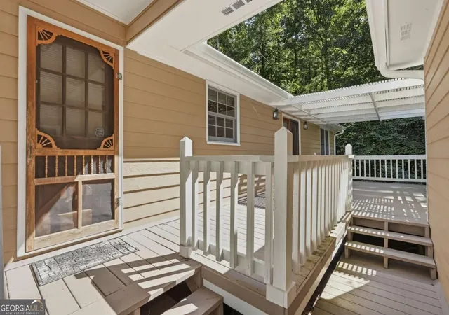 Photo 4 of Single family home for sale at 724 Clarke Trl, Dacula, GA 30019 | MLS# 10837675 | Listing updated on 2026-09-15