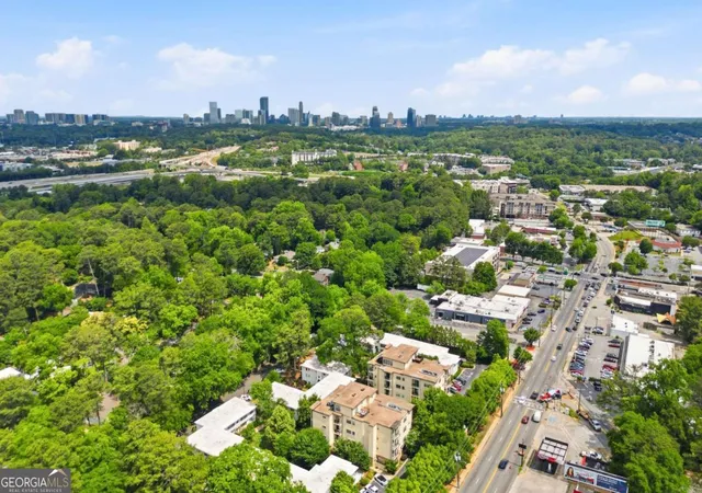 Listing Photo 2 - Condo for sale in building located at 2230 Cheshire Brg Rd Ne, Atlanta, GA 30324 - Unit #113