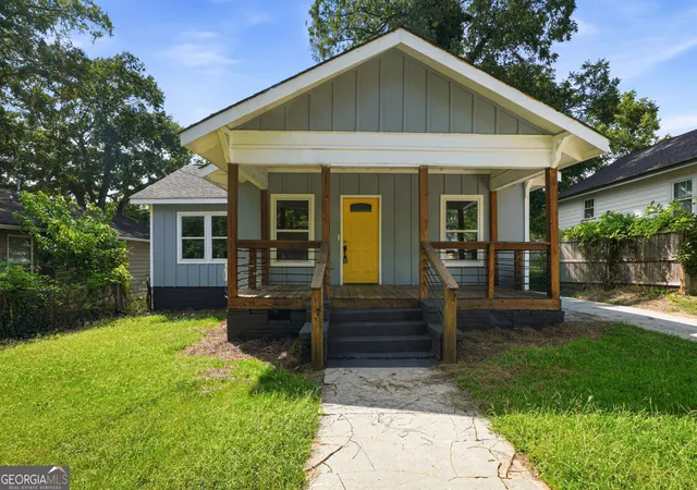 Photo 1 of Single family home for sale at 1233 Oakland Dr Sw, Atlanta, GA 30310 | MLS# 10845808 | Listing updated on 2026-10-30