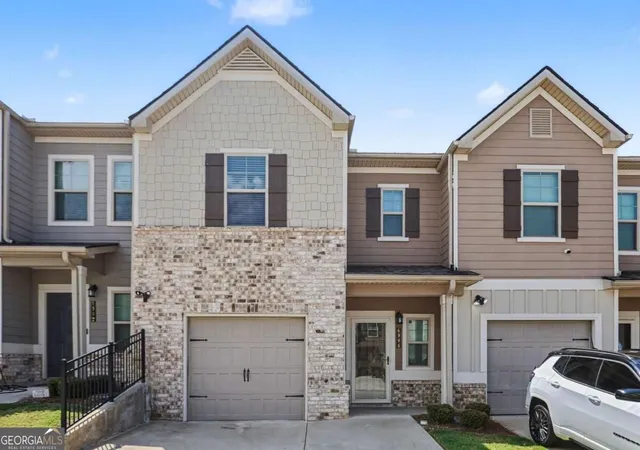 Photo 2 of Townhouse for sale at 6996 Zaniah Rd Sw, Atlanta, GA 30331 | MLS# 10848845 | Listing updated on 2026-10-11