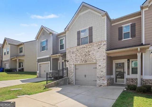 Photo 3 of Townhouse for sale at 6996 Zaniah Rd Sw, Atlanta, GA 30331 | MLS# 10848845 | Listing updated on 2026-10-11