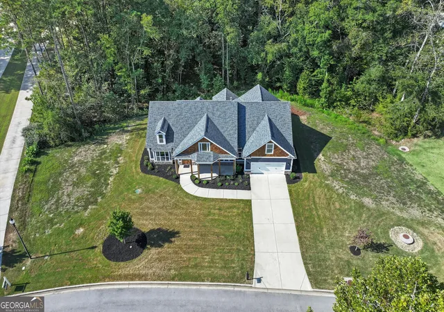 Photo 3 of Single family home for sale at 425 Blossom Trl, Acworth, GA 30101 | MLS# 10841352 | Listing updated on 2026-09-07