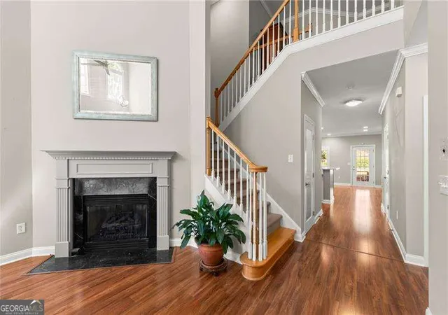 Listing Photo 2 - Condo for sale in building located at 9000 Lexington Dr, Roswell, GA 30075