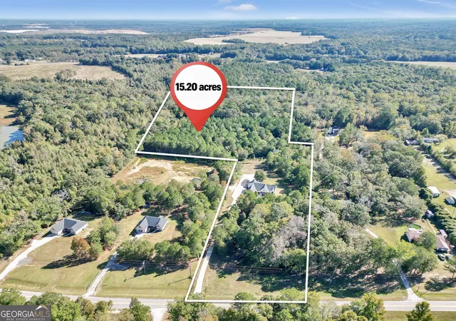 Photo 3 of Single family home for sale at 415 Barnesville Rd, Griffin, GA 30224 | MLS# 10880225 | Listing updated on 2026-10-28