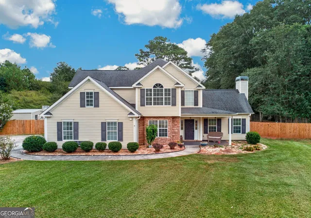 Single family home for sale at 30 Candlewood Ct, Newnan, GA 30265 | MLS# 10838126