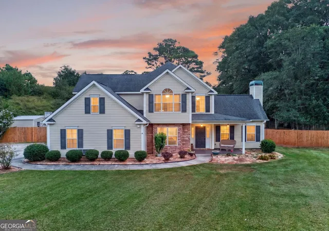 Photo 1 of Single family home for sale at 30 Candlewood Ct, Newnan, GA 30265 | MLS# 10838126 | Listing updated on 2026-10-29