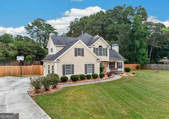 Photo 3 of Single family home for sale at 30 Candlewood Ct, Newnan, GA 30265 | MLS# 10838126 | Listing updated on 2026-10-29