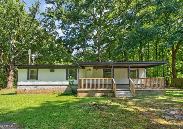 Photo 1 of Sale Pending at 135 White Oak Rd, Newnan, GA 30265 | MLS# 10851288 | Listing updated on 2026-10-07