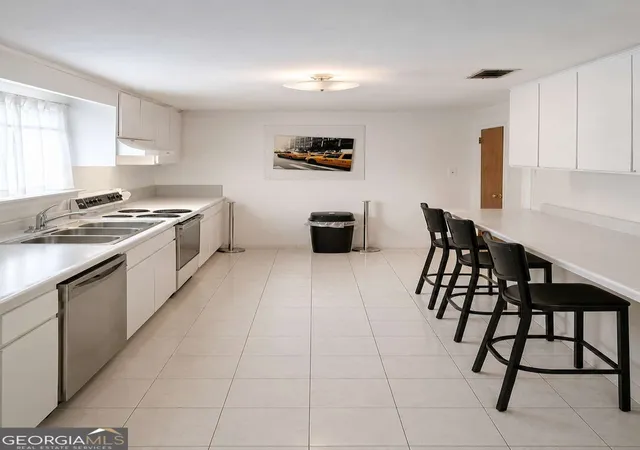 Photo 2 of Single family home for sale at 1002 N Carroll St, Albany, GA 31705 | MLS# 10847251 | Listing updated on 2026-09-30