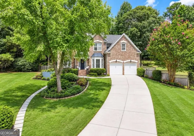 Photo 3 of Single family home for sale at 3270 Royal Crk Way Sw, Lilburn, GA 30047 | MLS# 10850155 | Listing updated on 2026-10-05
