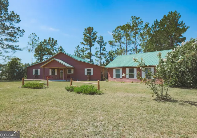 Photo 1 of Single family home for sale at 3733 Oak Hl Rd, Blackshear, GA 31516 | MLS# 10837877 | Listing updated on 2026-09-15