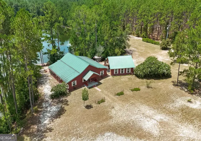 Photo 4 of Single family home for sale at 3733 Oak Hl Rd, Blackshear, GA 31516 | MLS# 10837877 | Listing updated on 2026-09-15
