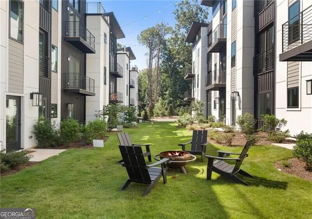 Listing Photo 2 - Condo for sale in building located at 1169 Penny Ln, Atlanta, GA 30324