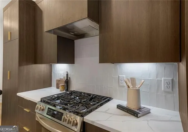 Listing Photo 5 - Condo for sale in building located at 1169 Penny Ln, Atlanta, GA 30324