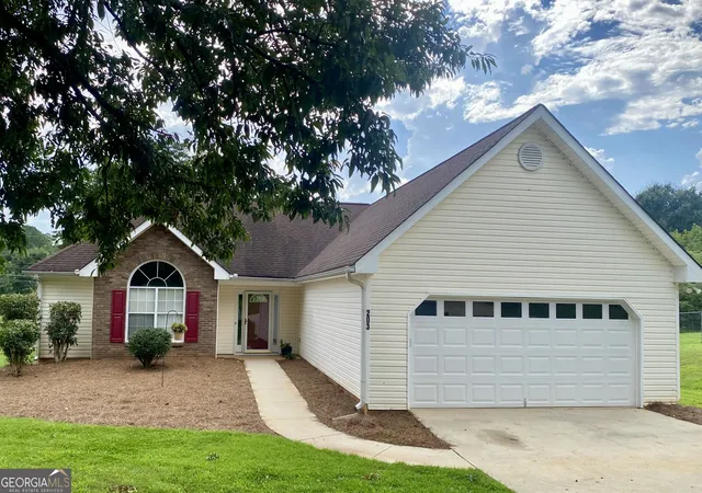 Photo 1 of Single family home for sale at 203 Cambridge Dr, Loganville, GA 30052 | MLS# 10831486 | Listing updated on 2026-09-13