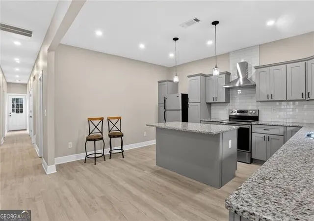 Photo 4 of Single family home for sale at 607 E Solomon St, Griffin, GA 30223 | MLS# 10837035 | Listing updated on 2026-09-15