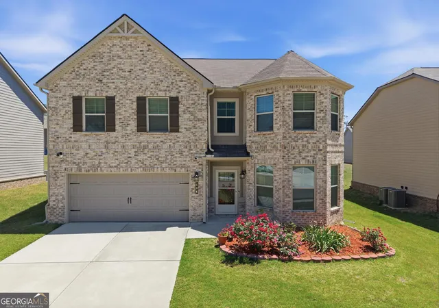 Photo 1 of Single family home for sale at 684 Lakehaven Ln, Loganville, GA 30052 | MLS# 10812321 | Listing updated on 2026-09-16