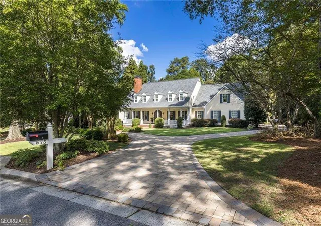 Photo 3 of Mansion for sale at 575 Old Cobblestone Dr, Atlanta, GA 30350 | MLS# 10846578 | Listing updated on 2026-09-22