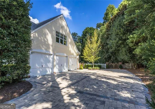Photo 3 of Single family home for sale at 575 Old Cobblestone Dr, Atlanta, GA 30350 | MLS# 10846578 | Listing updated on 2026-10-29