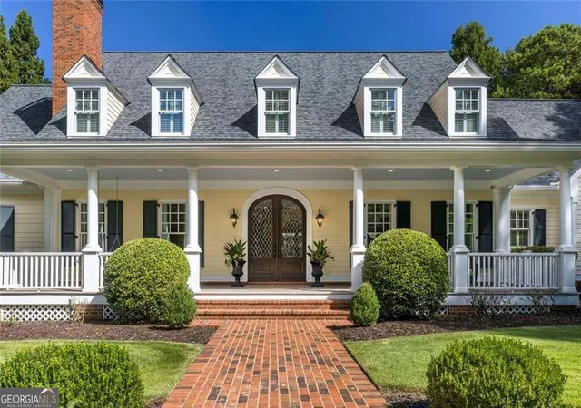 Photo 4 of Single family home for sale at 575 Old Cobblestone Dr, Atlanta, GA 30350 | MLS# 10846578 | Listing updated on 2026-10-29