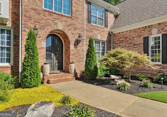 Photo 3 of Mansion for sale at 1421 Castlebrooke Way, Marietta, GA 30066 | MLS# 10845037 | Listing updated on 2026-09-26