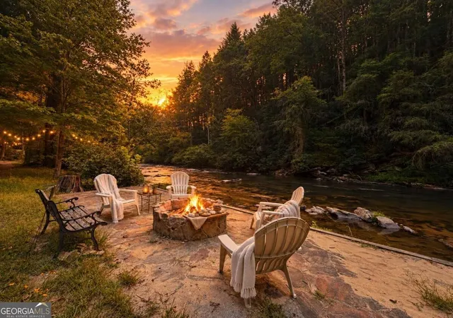 Photo 3 of Single family home for sale at 525 Gallery Ct, Ellijay, GA 30540 | MLS# 10851036 | Listing updated on 2026-10-06