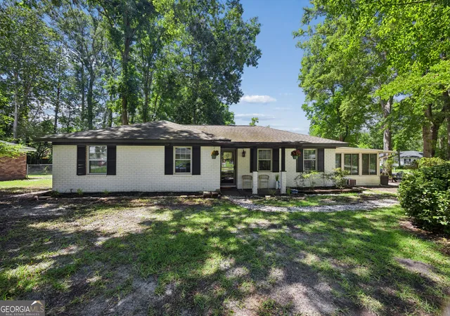Photo 3 of Single family home for sale at 352 Sandpiper Rd, Richmond Hill, GA 31324 | MLS# 10838214 | Listing updated on 2026-09-17
