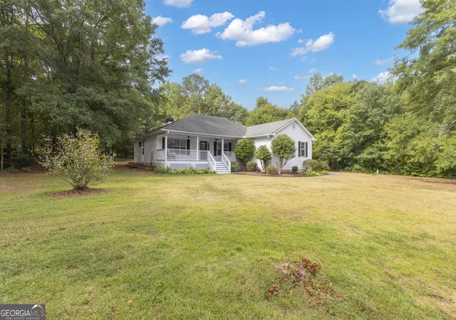 Photo 2 of Single family home for sale at 8 Melba Ct, Senoia, GA 30276 | MLS# 10846692 | Listing updated on 2026-10-06