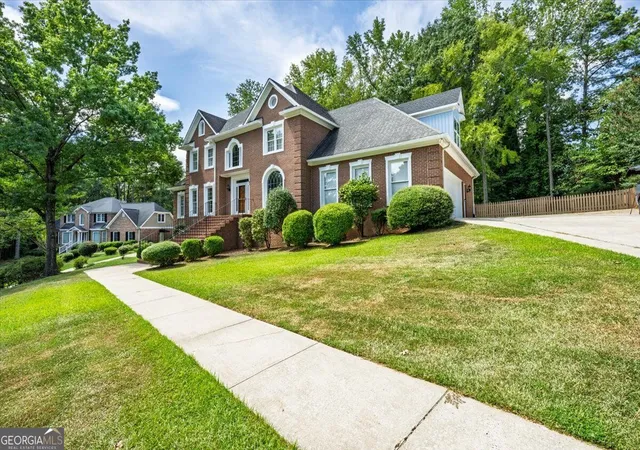 Photo 3 of Single family home for sale at 216 Hunters Hl Ct, Macon, GA 31210 | MLS# 10843620 | Listing updated on 2026-09-16