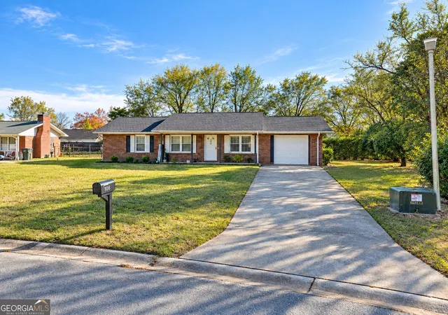 Photo 1 of Single family home for sale at 108 Lancelot Ct, Warner Robins, GA 31093 | MLS# 10850964 | Listing updated on 2026-09-24