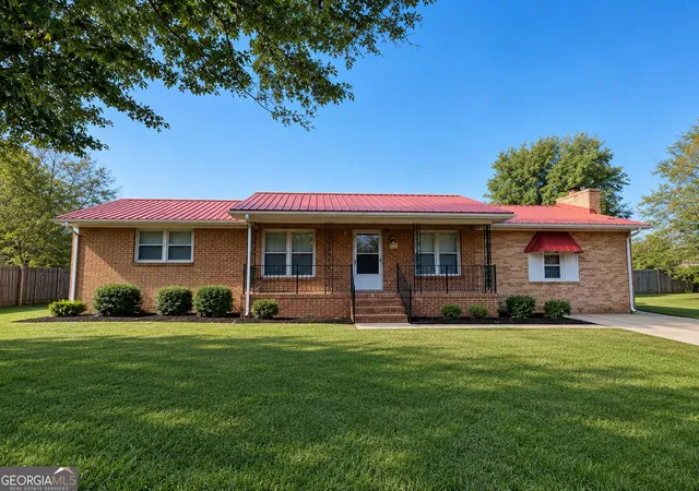 Photo 2 of Single family home for sale at 2114 Cheatwood Dr, Oxford, AL 36203 | MLS# 10838890 | Listing updated on 2026-09-24