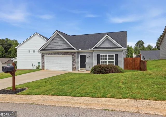 Photo 2 of Sale Pending at 385 Highland Pointe Dr, Alto, GA 30510 | MLS# 10844761 | Listing updated on 2026-10-06
