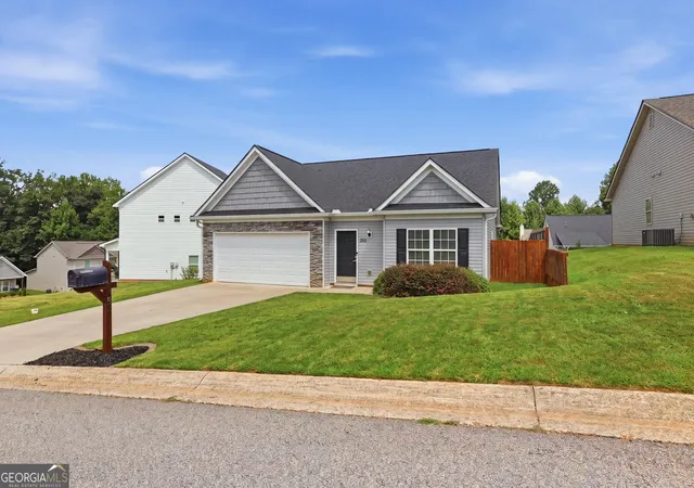 Photo 4 of Sale Pending at 385 Highland Pointe Dr, Alto, GA 30510 | MLS# 10844761 | Listing updated on 2026-10-06