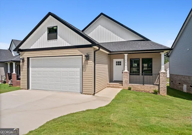Photo 1 of Single family home for sale at 144 Washington St, Dalton, GA 30721 | MLS# 10840397 | Listing updated on 2026-09-18