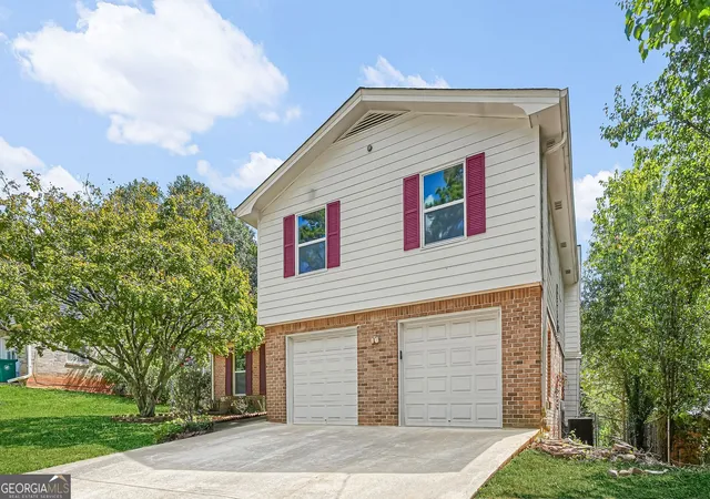 Photo 3 of Single family home for sale at 3103 Windfield Cir, Tucker, GA 30084 | MLS# 10844026 | Listing updated on 2026-09-26