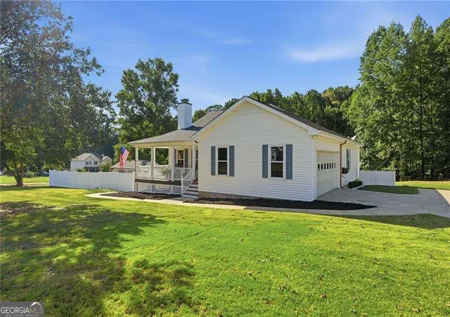Photo 3 of Single family home for sale at 212 Monte Ln, Jefferson, GA 30549 | MLS# 10846542 | Listing updated on 2026-09-30