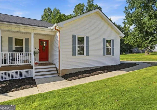 Photo 3 of Single family home for sale at 212 Monte Ln, Jefferson, GA 30549 | MLS# 10846542 | Listing updated on 2026-09-30