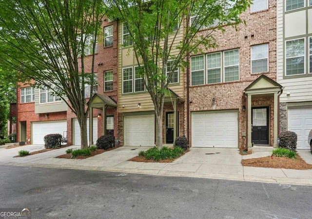 Photo 2 of Condo for sale at 3709 Ashford Crk Hl NE, Atlanta, GA 30319 | MLS# 10837047 | Listing updated on 2026-09-15