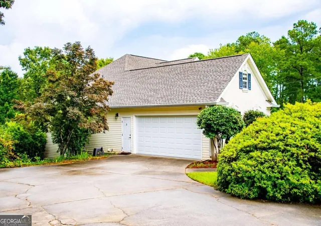 Photo 3 of Single family home for sale at 7046 Tara Dr, Villa Rica, GA 30180 | MLS# 10843830 | Listing updated on 2026-10-17