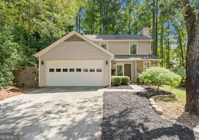 Photo 1 of Single family home for sale at 905 Laurel Ml Dr, Roswell, GA 30076 | MLS# 10842875 | Listing updated on 2026-09-18