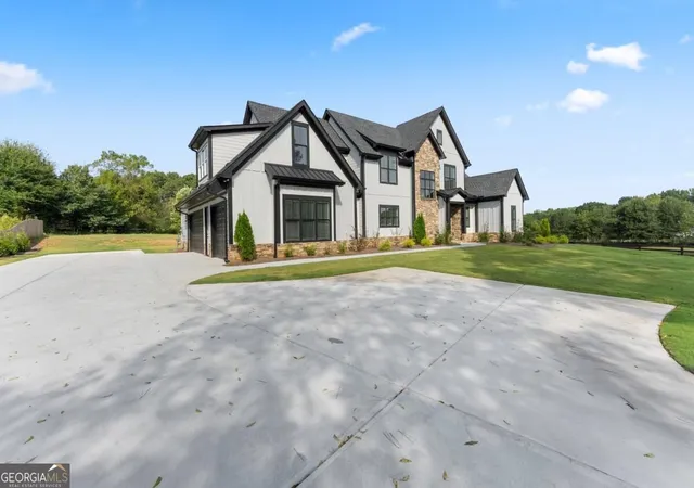 Photo 3 of Single family home for sale at 2275 Dr Bramblett Rd, Cumming, GA 30028 | MLS# 10849144 | Listing updated on 2026-10-02